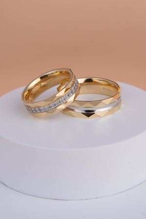 14 Ayar Sarı Beyaz Altın Taşlı Kadın Alyans