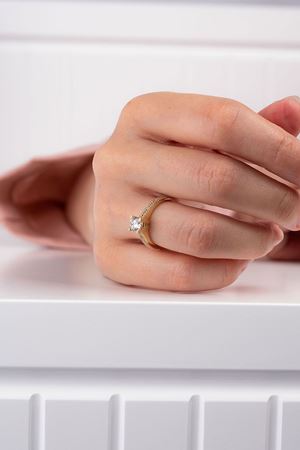 14 Ayar Sarı Altın Kenar Taşlı Tektaş Yüzük