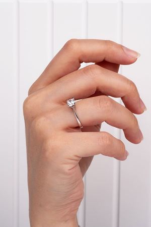 14 Ayar Beyaz Altın Tektaş Yüzük