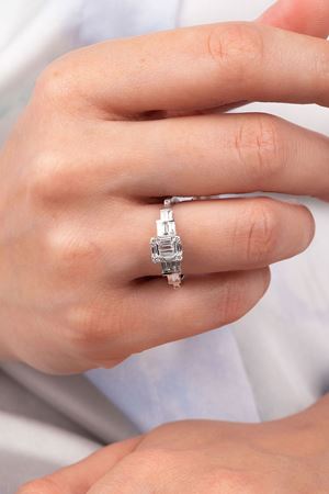 0,82 Carat Pırlanta Baget Tasarım Yüzük