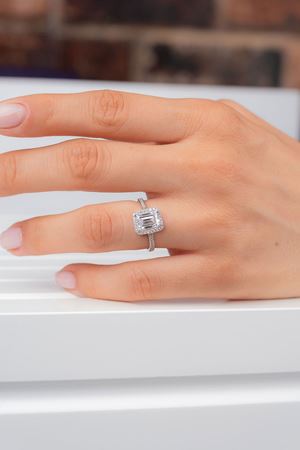 14 Ayar Beyaz Altın Tektaş Baget Yüzük