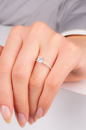 14 Ayar Beyaz Altın Tektaş Yüzük