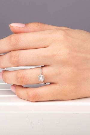 0,30 Carat Pırlanta Kare Tektaş Yüzük
