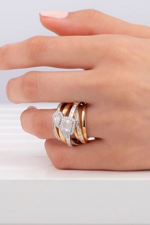 1,94 Carat Pırlanta Damla Baget Yüzük