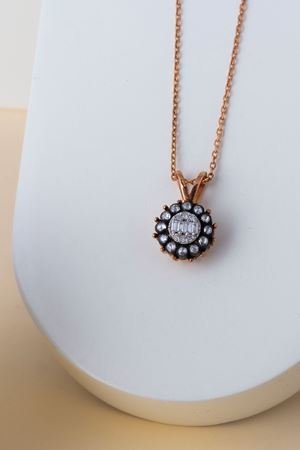 0,21 Carat Elmas Baget Kolye