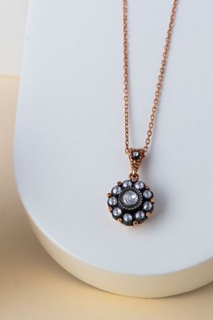 0,23 Carat Elmas Taşlı Gül Kolye