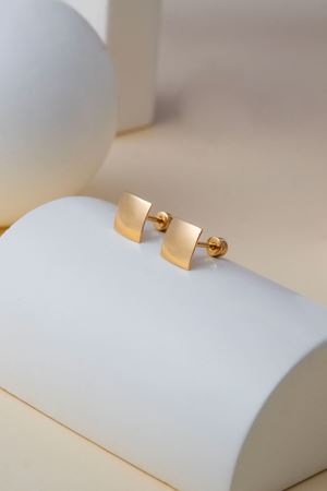 14 Ayar Altın Kare Vidalı Küpe