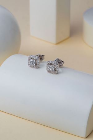 0,34 Carat Pırlanta Coronet Tektaş Vidalı Küpe