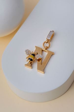 14 Ayar Altın Arı Figürlü N Harf Kolye Ucu