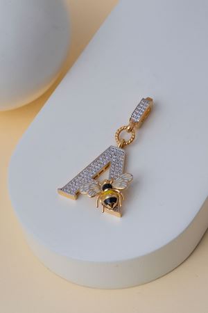 14 Ayar Altın Arı Figürlü A Harf Kolye Ucu