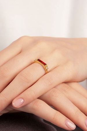 14 Ayar Altın Line Kırmızı Taşlı Yüzük