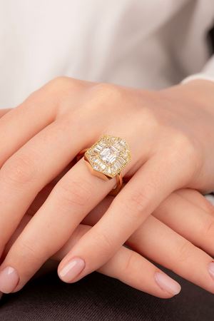 14 Ayar Altın Büyük Taşlı Altıgen Model Yüzük