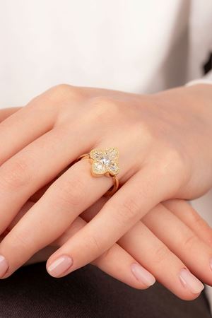 14 Ayar Altın Taşlı Yonca Model İnce Yüzük