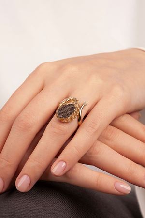 14 Ayar Altın Siyah Taşlı Tasarım Yüzük