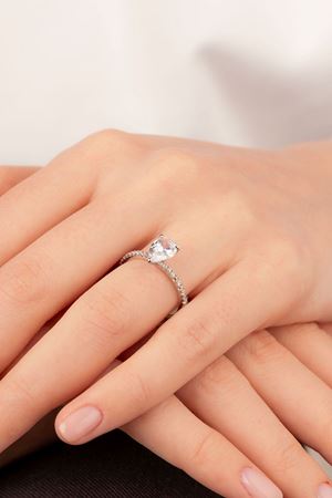 14 Ayar Beyaz Altın Damla Taşlı Tektaş Yüzük