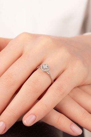 0,21 Carat Pırlanta Coronet Tektaş Yüzük