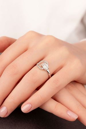 0,38 Carat Pırlanta Baget Taşlı Yüzük