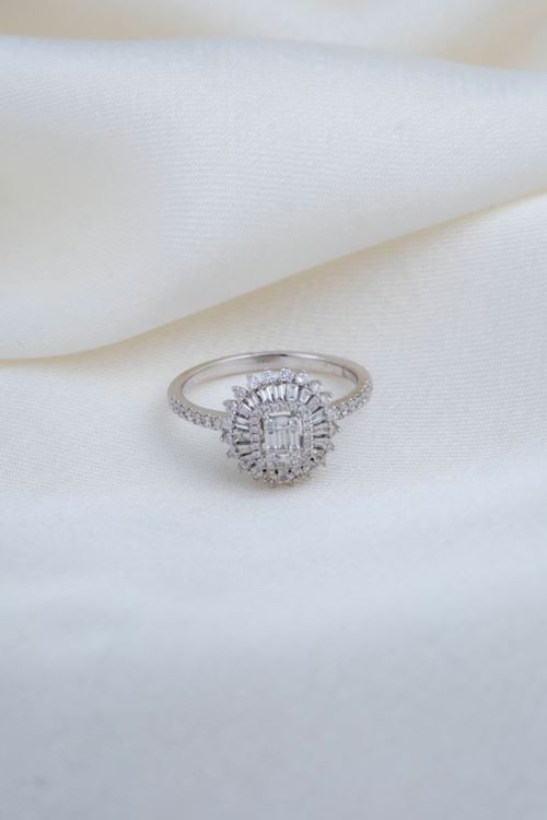 0,56 Carat Pırlanta Taşlı Yuvarlak Baget Set Yüzük