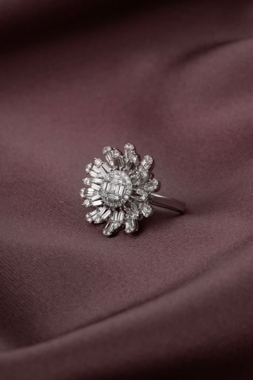 1,54 Carat Pırlanta Baget Taşlı Yuvarlak Tasarım Yüzük