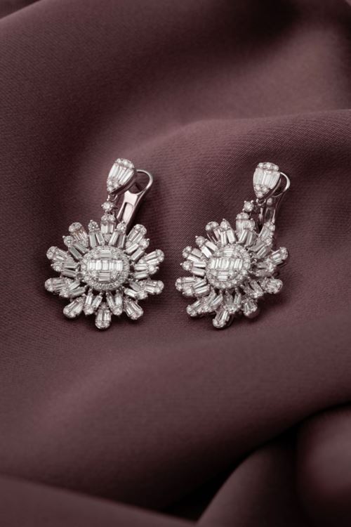 3,68 Carat Pırlanta Baget Taşlı Yuvarlak Tasarım Küpe