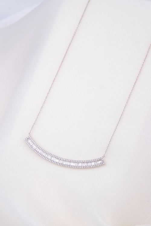 0,47 Carat Pırlanta Baget Taşlı Zarif Kolye