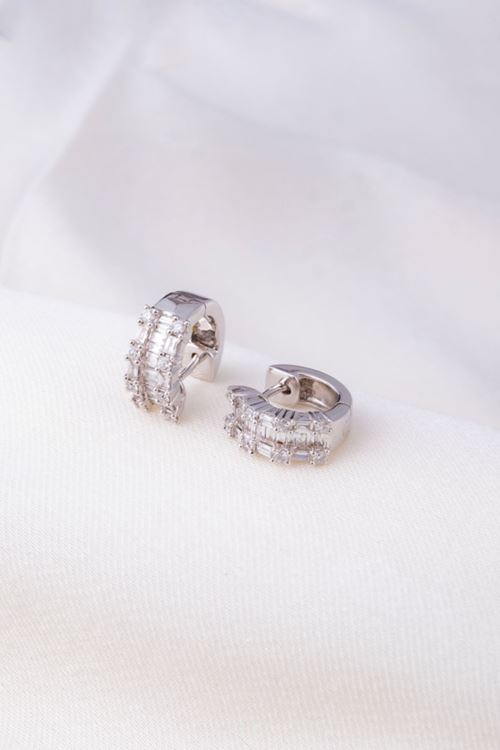 0,75 Carat Pırlanta Baget Taşlı Halka Küpe