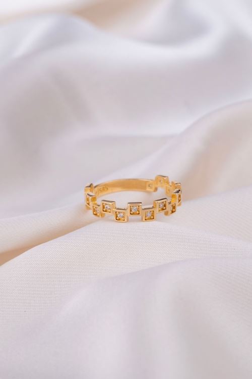 14 AYar Altın Kare Desenlerle Sarılı Çıtır Yüzük