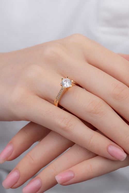 8 Ayar Altın Kenar Taşlı Tektaş Yüzük