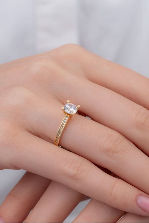 8 Ayar Altın Kenar Taşlı Tasarım Tektaş Yüzük