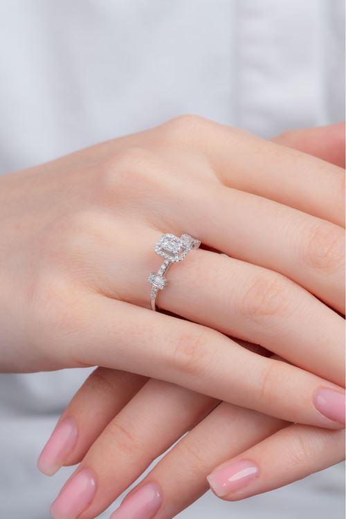 0,35 Carat Pırlanta Baget Taşlı Yüzük