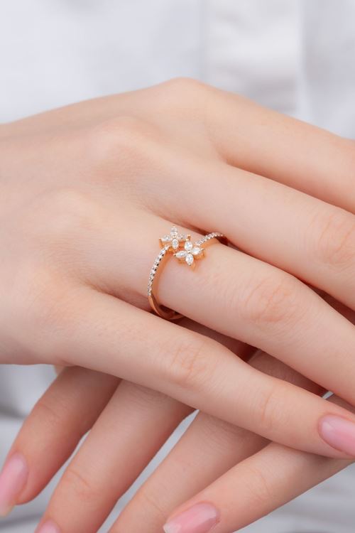 0,36 Carat Pırlanta Minimal Çiçekli Yüzük