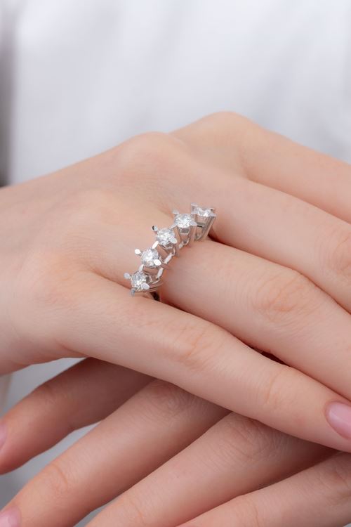 1,23 Carat Pırlanta Sırataş Badem Tırnak Yüzük