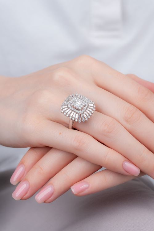 1,97 Carat Pırlanta Büyük Baget Yüzük