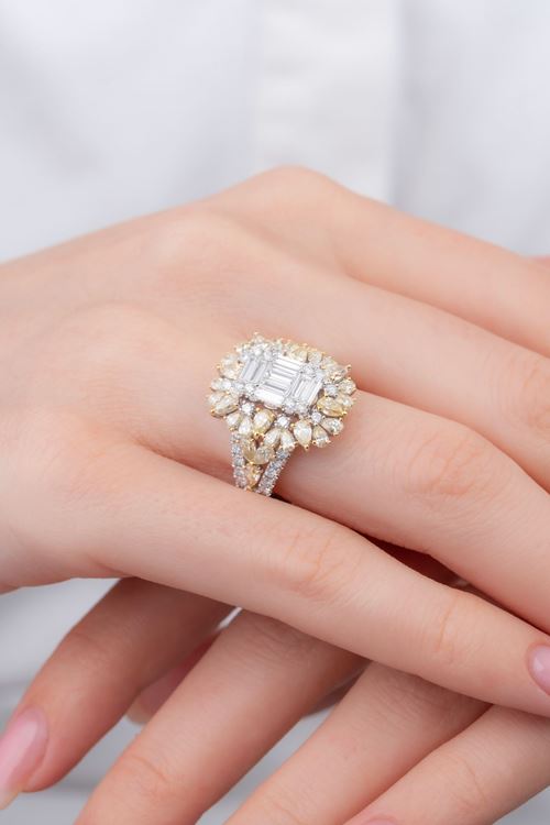 2,69 Carat Pırlanta Sarı Taşlı Baget Yüzük