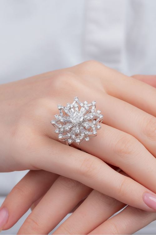2,72 Carat Pırlanta Tasarım Fantezi Baget Yüzük
