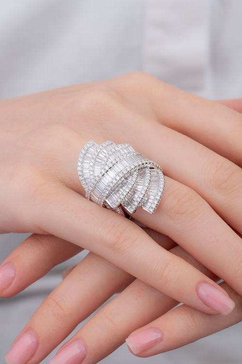 4,71 Carat Pırlanta Büyük Baget Taşlı Yüzük 
