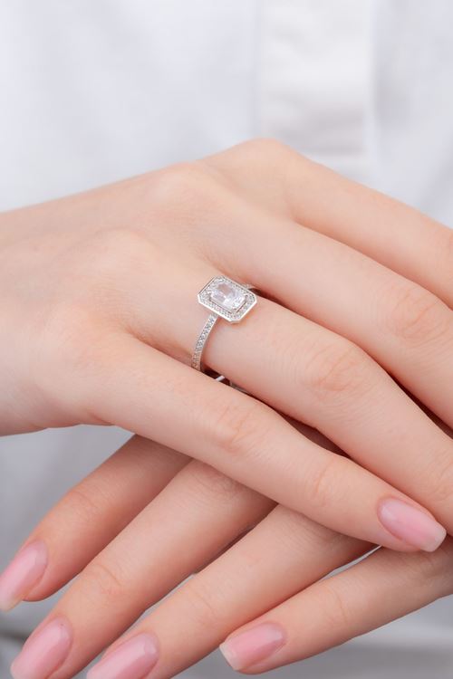 14 Ayar Beyaz Altın Baget Yüzük