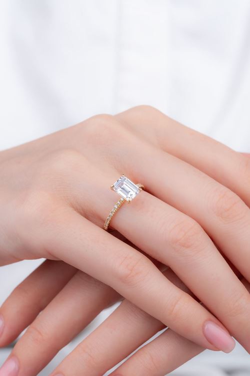 14 Ayar Altın Büyük Baget Taşlı Yüzük