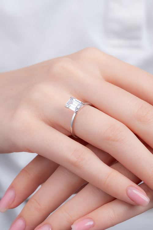 14 Ayar Beyaz Altın Şık Baget Yüzük