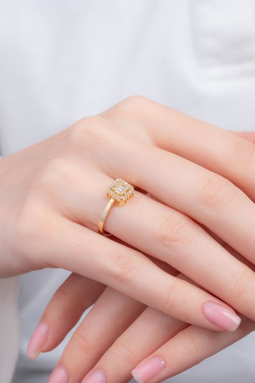 14 Ayar Altın Baget Taşlı İnce Yüzük