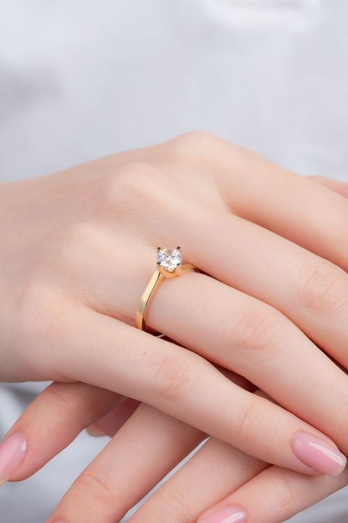 14 Ayar Altın Çapraz Tırnak Tektaş Yüzük