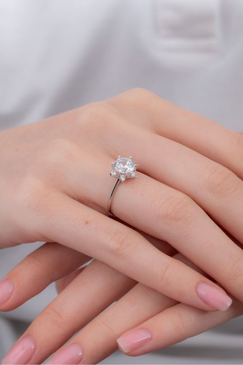 14 Ayar Beyaz Altın Tektaş Lotus Model Yüzük