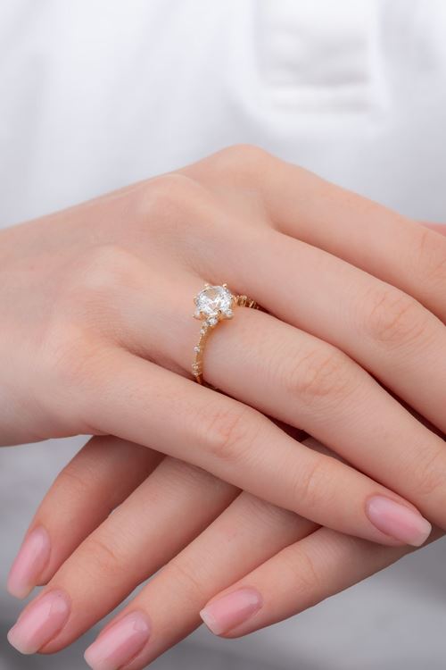 14 Ayar Altın Kenarları Taşlı Lotus Tektaş Yüzük