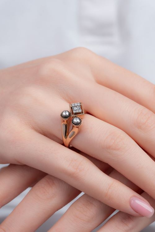 0,23 Carat Elmas Baget Taşlı Yüzük