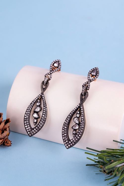 1,06 Carat Elmas Sallamalı Tasarım Küpe