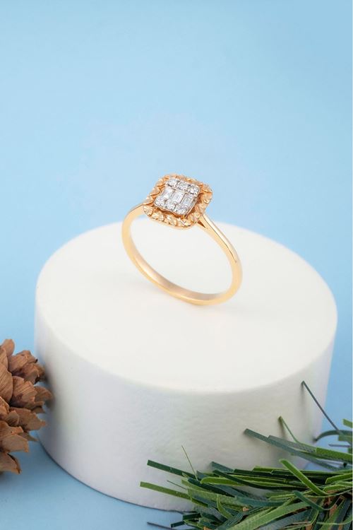 0,17 Carat Pırlanta Efektli Baget Yüzük