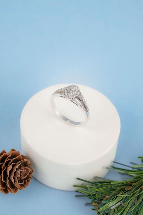 0,27 Carat Pırlanta Damla Tasarım Yüzük