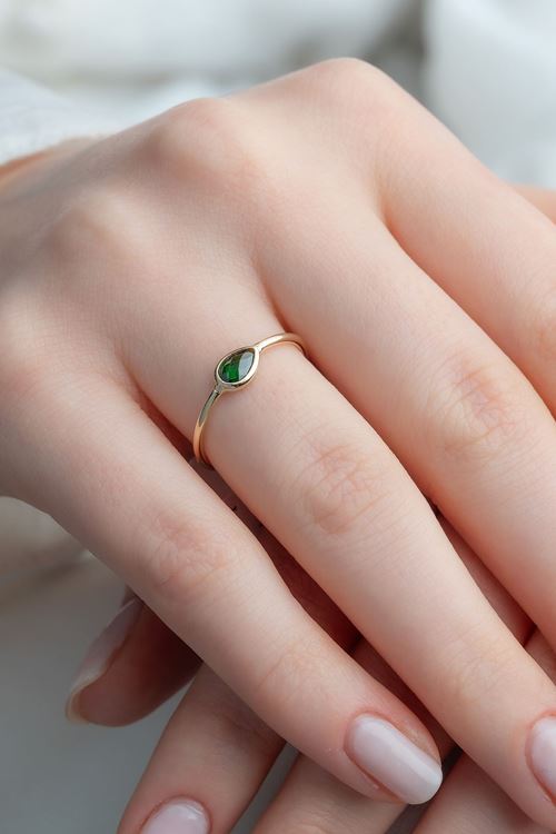 14 Ayar Sarı Altın Yeşil Taşlı Minimal Yüzük