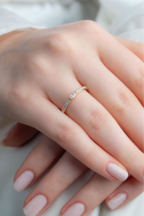 14 Ayar Altın Oval Taşlı Minimal Yüzük