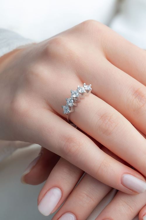 14 Ayar Beyaz Altın Sırataş Yüzük